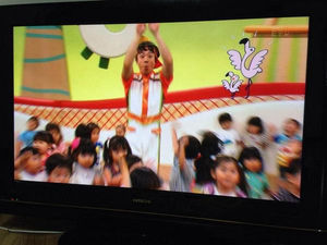 次はフラフープ ｅテレ ミーアキャットがフラダンス 事件とは 動画あり おにぎりまとめ