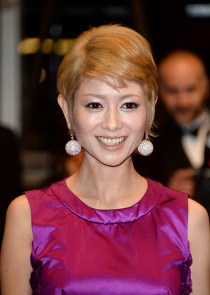 女優の真木よう子が披露したポニーテール姿が可愛い過ぎると話題に おにぎりまとめ