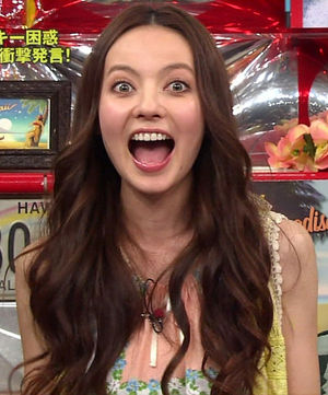 年収5億のベッキー 芸能界引退の話を週刊実話がスクープ おにぎりまとめ