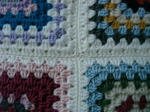 かぎ針編みモチーフ グラニースクエアのつなぎ方 おにぎりまとめ