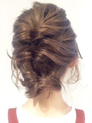 クリスマスにも使える くるりんぱヘアアレンジ おにぎりまとめ