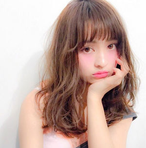 髪色で美肌に魅せる 冬のおすすめモテヘアカラー4選 おにぎりまとめ