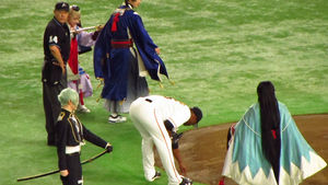 着物兄ちゃん野球経験者か 三日月宗近 黒羽麻璃央さん始球式を観た野球おじさん感想まとめ 刀ミュ おにぎりまとめ