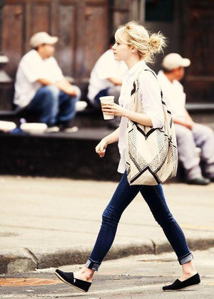 キレイめに履ける スリッポンで大人可愛い春コーデ おにぎりまとめ