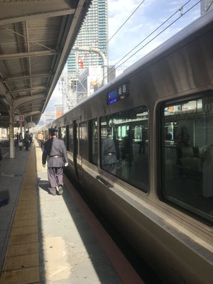 JR神戸線 三ノ宮駅で人身事故「人が飛び込んで電車の下敷き、ゴリッ 