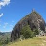 今、グアタペが熱い！？コロンビアの一風変わった絶景スポット　巨岩　ピエドラ・デル・ペニョール